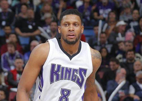 青岛西海岸与国瑞体育赞助签约，国瑞体育赞助80万元理疗产品