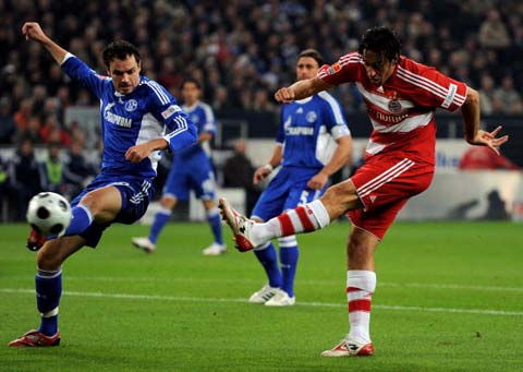 他们背后的 他们背后的