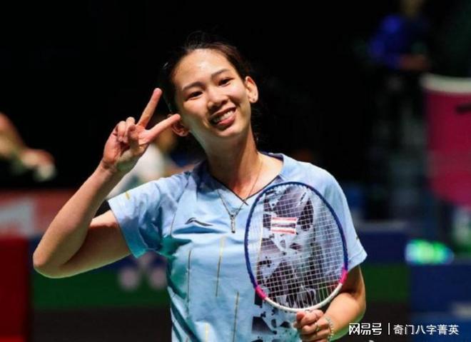 面的姿态向 面的姿态向